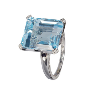 9ct White Gold 11.18ct Blue Topaz Cocktail Ring