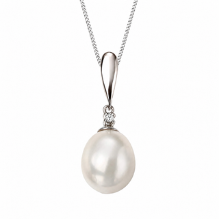 Pearl pendant necklace on a white background