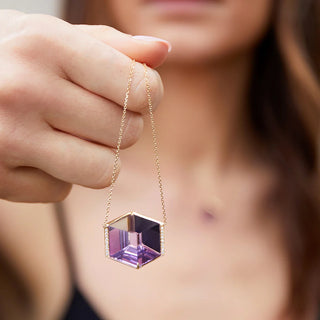 18ct Yellow Gold 21.56ct Cuboid Amethyst & Diamond Necklace